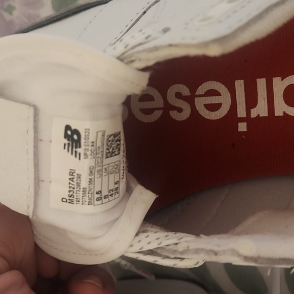New Balance 327 Aries NWT - Picture 7 of 8